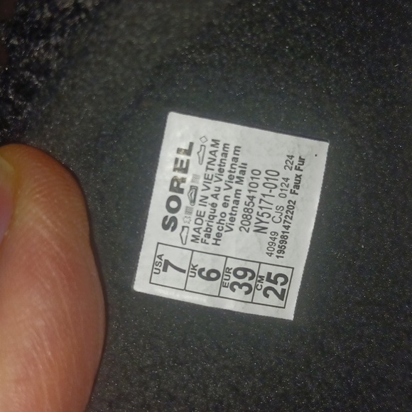 Sorel Explorer III Black and Mauve Slip-On Boots - Picture 10 of 12